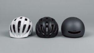 Mehr über den Artikel erfahren Fahrradhelm-Vergleich: 4 Helme für City, Rennrad und Alltag